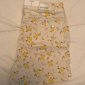 Judy Blue size Large shorts